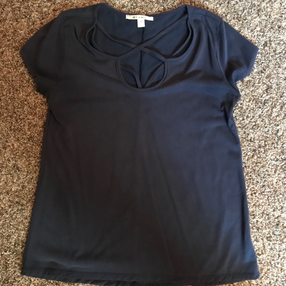 Detailed navy shirt